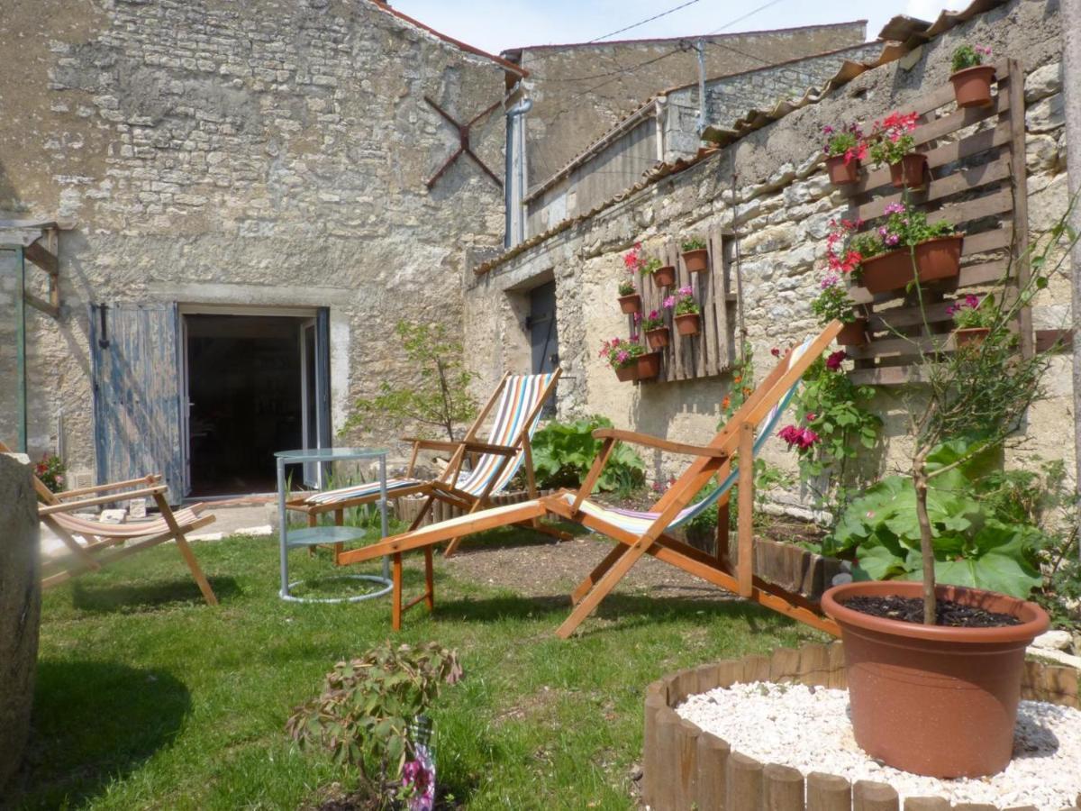 Chez Lorette Mauze-sur-le-Mignon Exterior photo