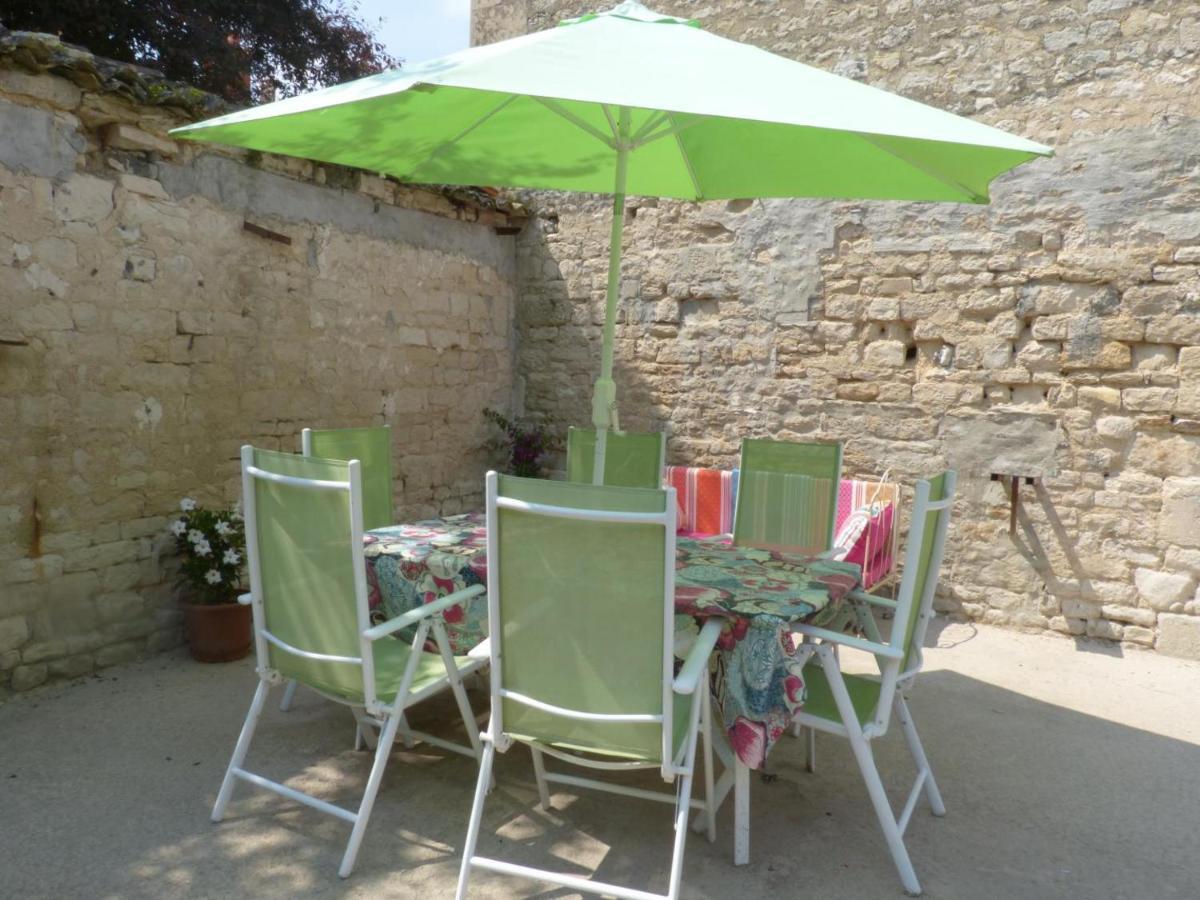 Chez Lorette Mauze-sur-le-Mignon Exterior photo